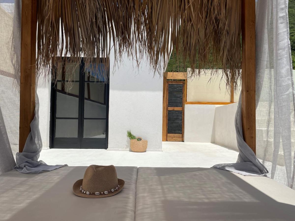 Rustic Hill Private Pool Suites Kalamata Exterior foto