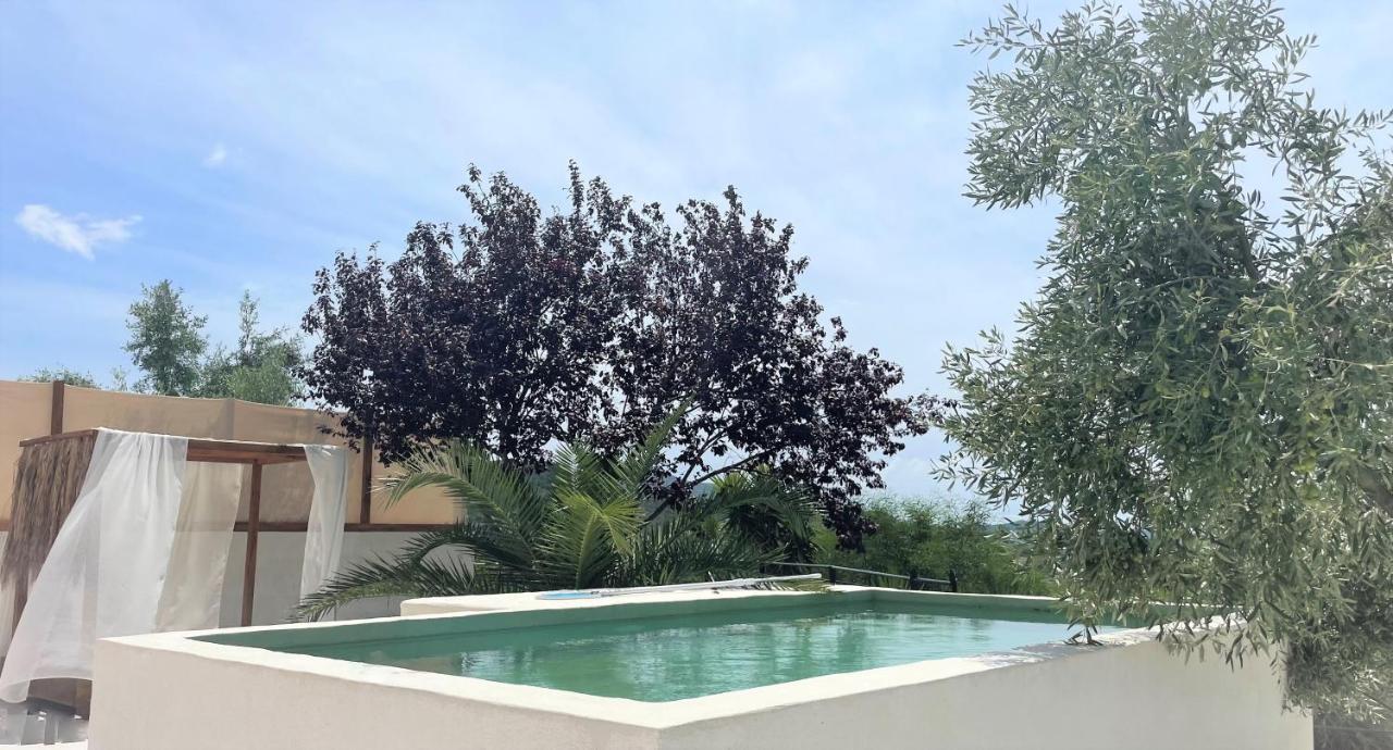 Rustic Hill Private Pool Suites Kalamata Exterior foto