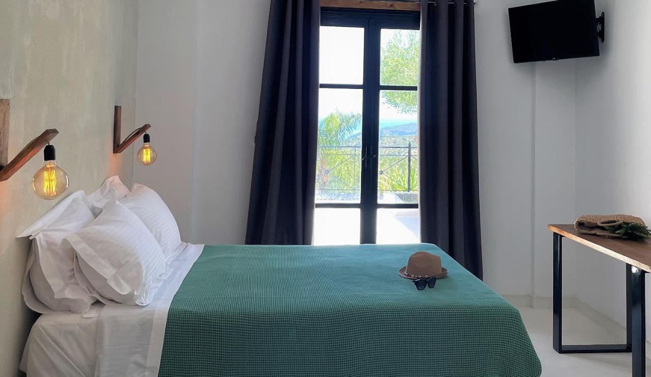 Rustic Hill Private Pool Suites Kalamata Exterior foto