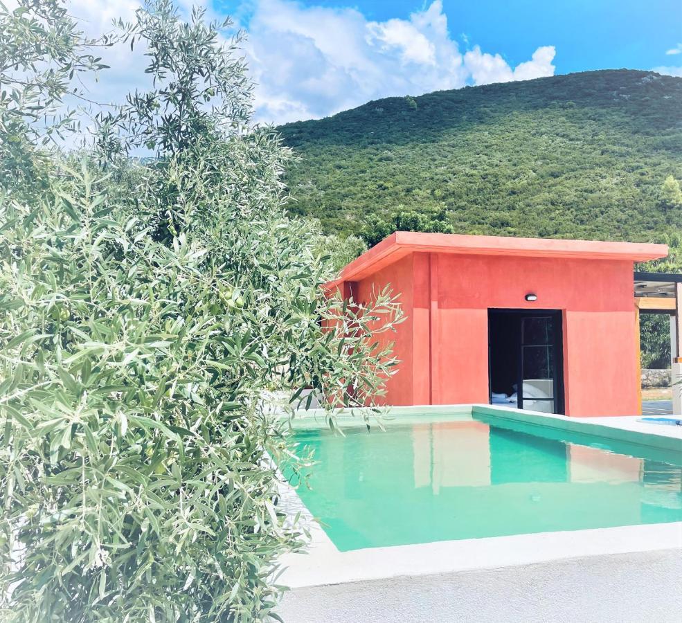 Rustic Hill Private Pool Suites Kalamata Exterior foto