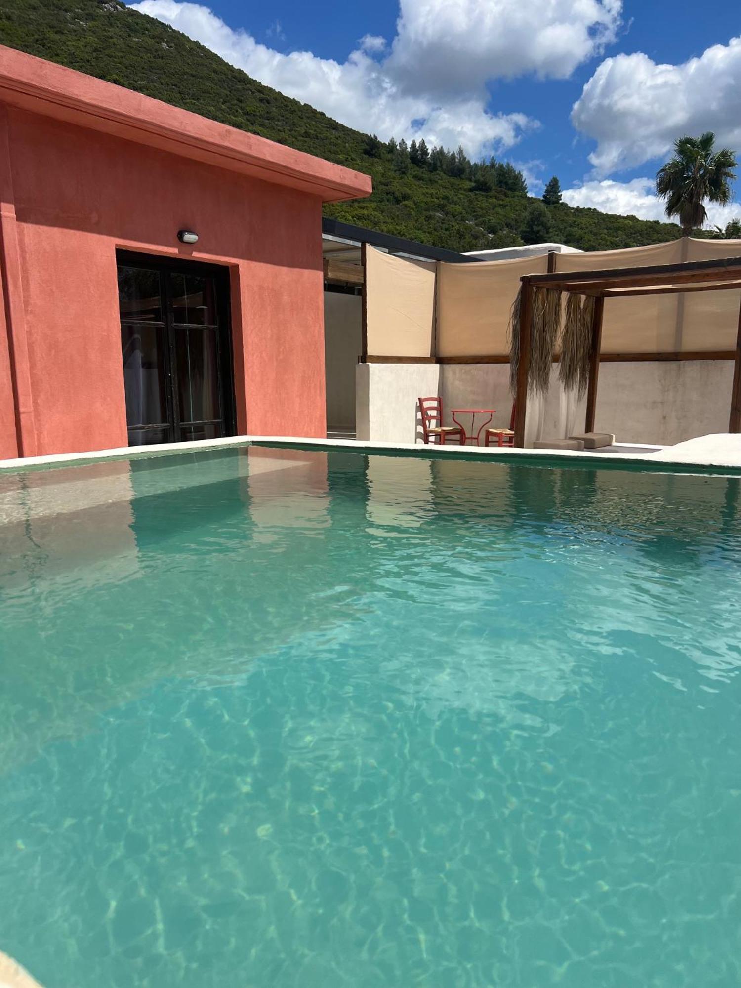 Rustic Hill Private Pool Suites Kalamata Exterior foto